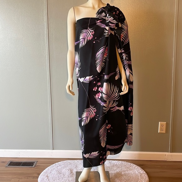 Helena’s floral, versatile, Hawaiian, beach cover up dress . - Picture 1 of 12
